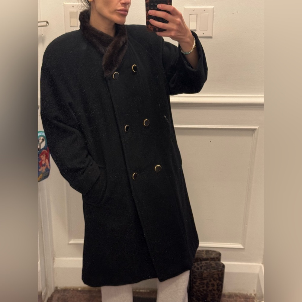 Vintage lisa fashion cashmere and wool blend coat with brown fox fur trim - Picture 2 of 13